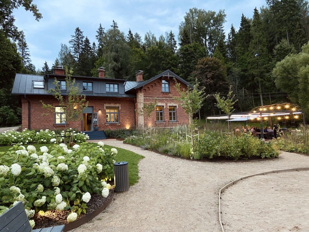 Pavaru Maja building