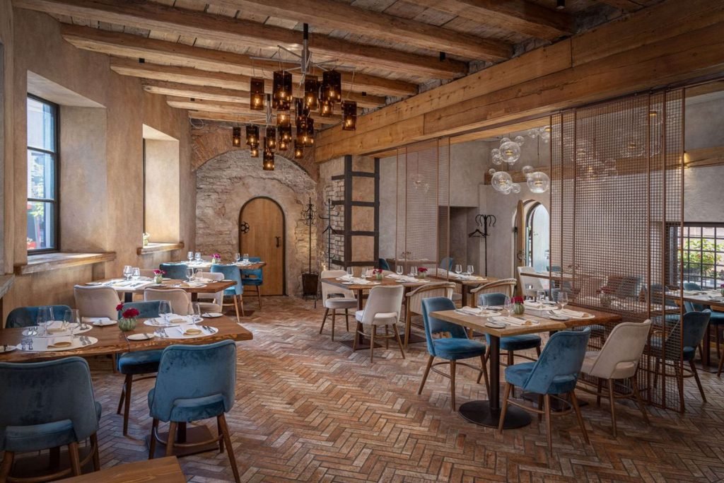 Kalku Varti interior