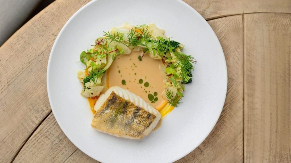 Restaurant Farm soup presentation