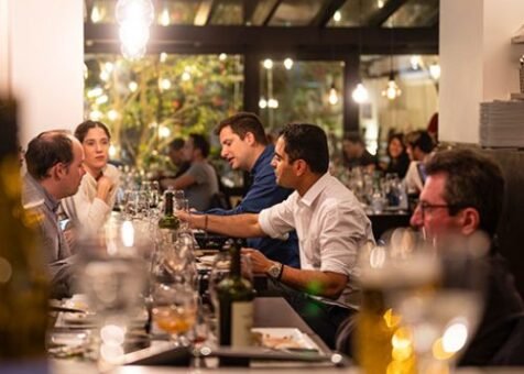 Meet Meat Brussels interior and people dining