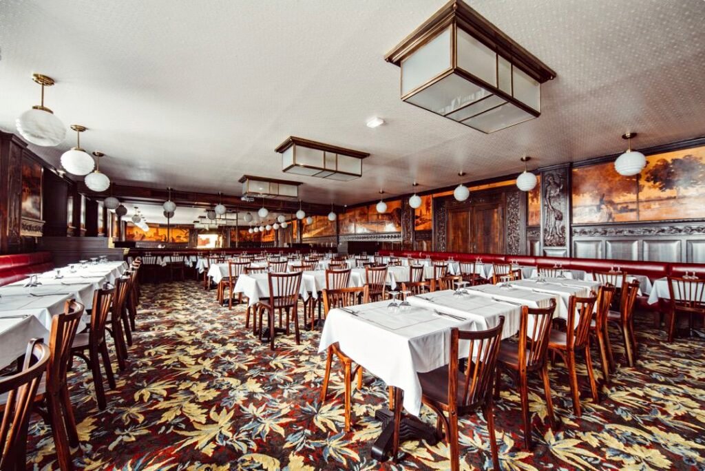 Bouillon Republic Paris spindler room interior group room