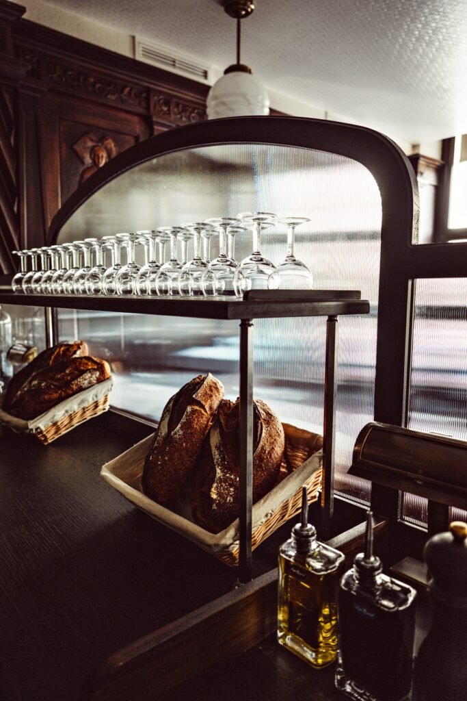 Bouillon Republic Paris interior and bread